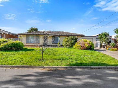 33 Saturn Crescent, Modbury North