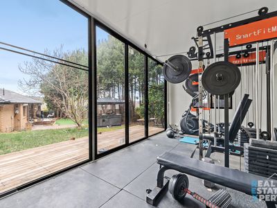 4 Redhill Court, Endeavour Hills