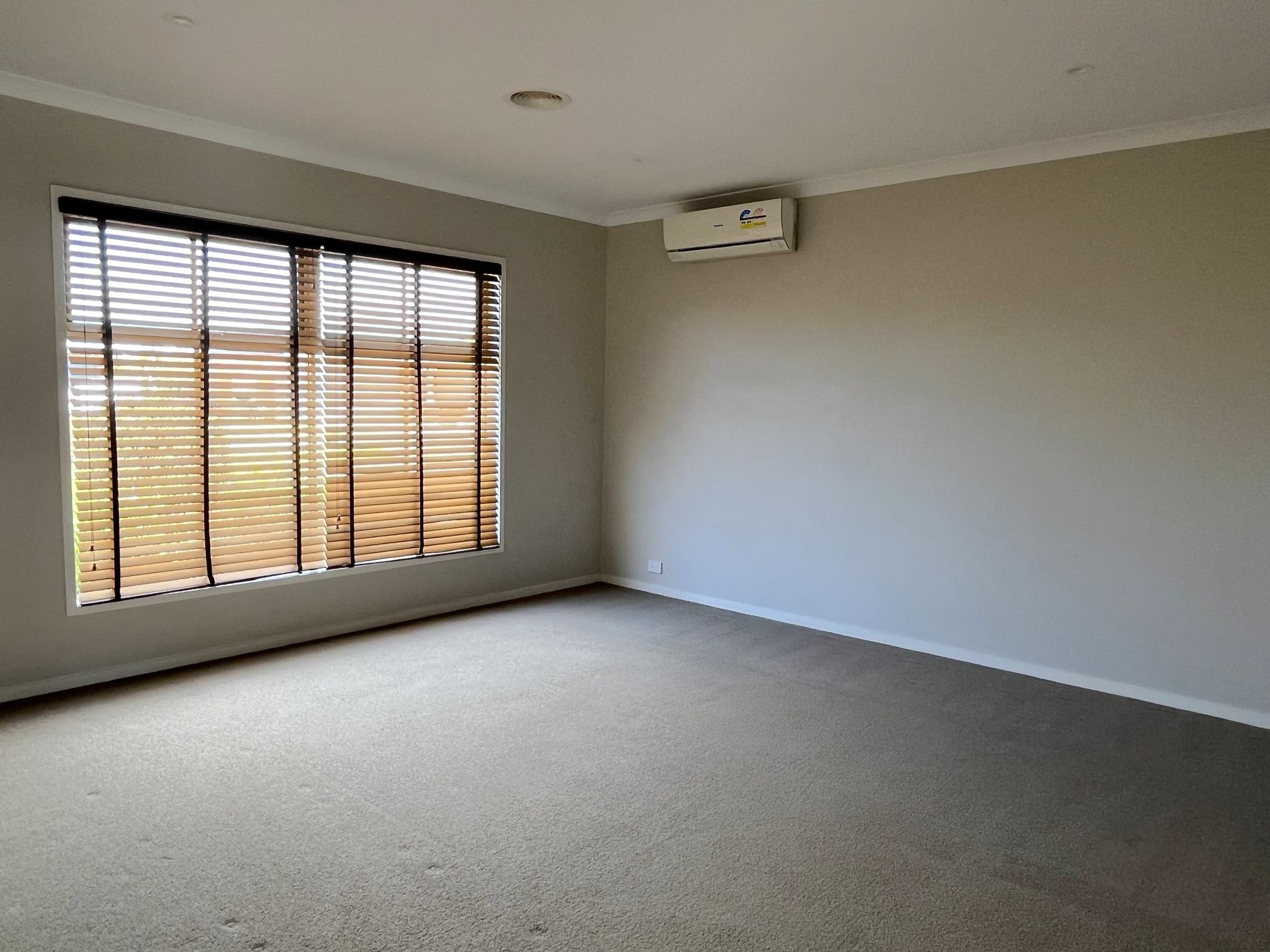 9 Cape Barron Drive, Lara
