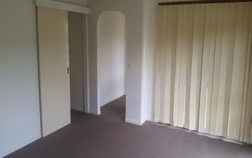 1 / 10 Station Street, Officer
