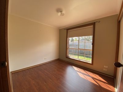 1 / 25 Tweed Court, Werribee