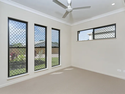 2E Fitzmaurice Drive, Bentley Park