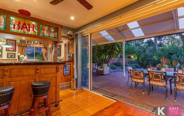 13 Castle Court, Beaconsfield