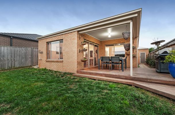 13 Scarlet Drive, Greenvale