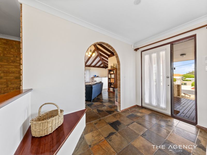 2 Priam Road, Silver Sands