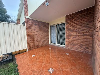 2 / 30 Rowes Road, Werribee