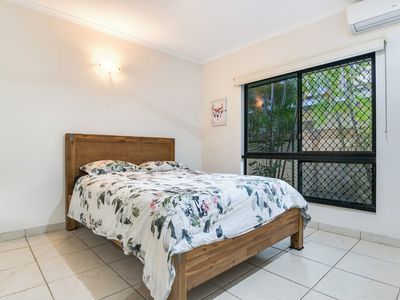10 Rose Street, Gunn