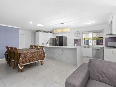 2 Eggleton Place, Wakerley