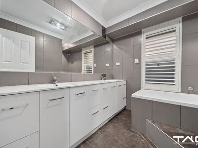 12 Sir John Jamison Circuit, Glenmore Park