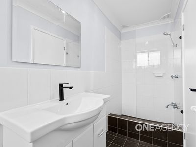 1 / 52 Lakelands Drive, Dapto