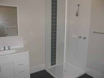 1 / 18 Warman Avenue, Newman