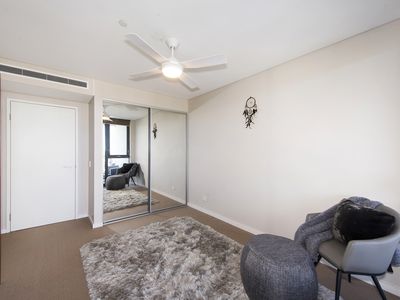 701 / 96 Bow River Crescent, Burswood