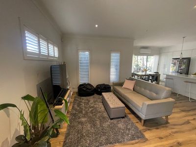 9 / 24 Laurence Avenue, Airport West