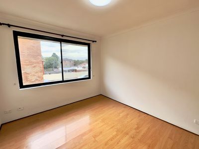 10 / 29 Fourth Avenue, Campsie