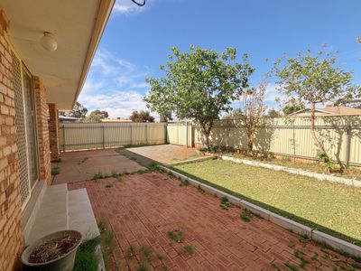 1 / 5 Horsfield Place, Victory Heights