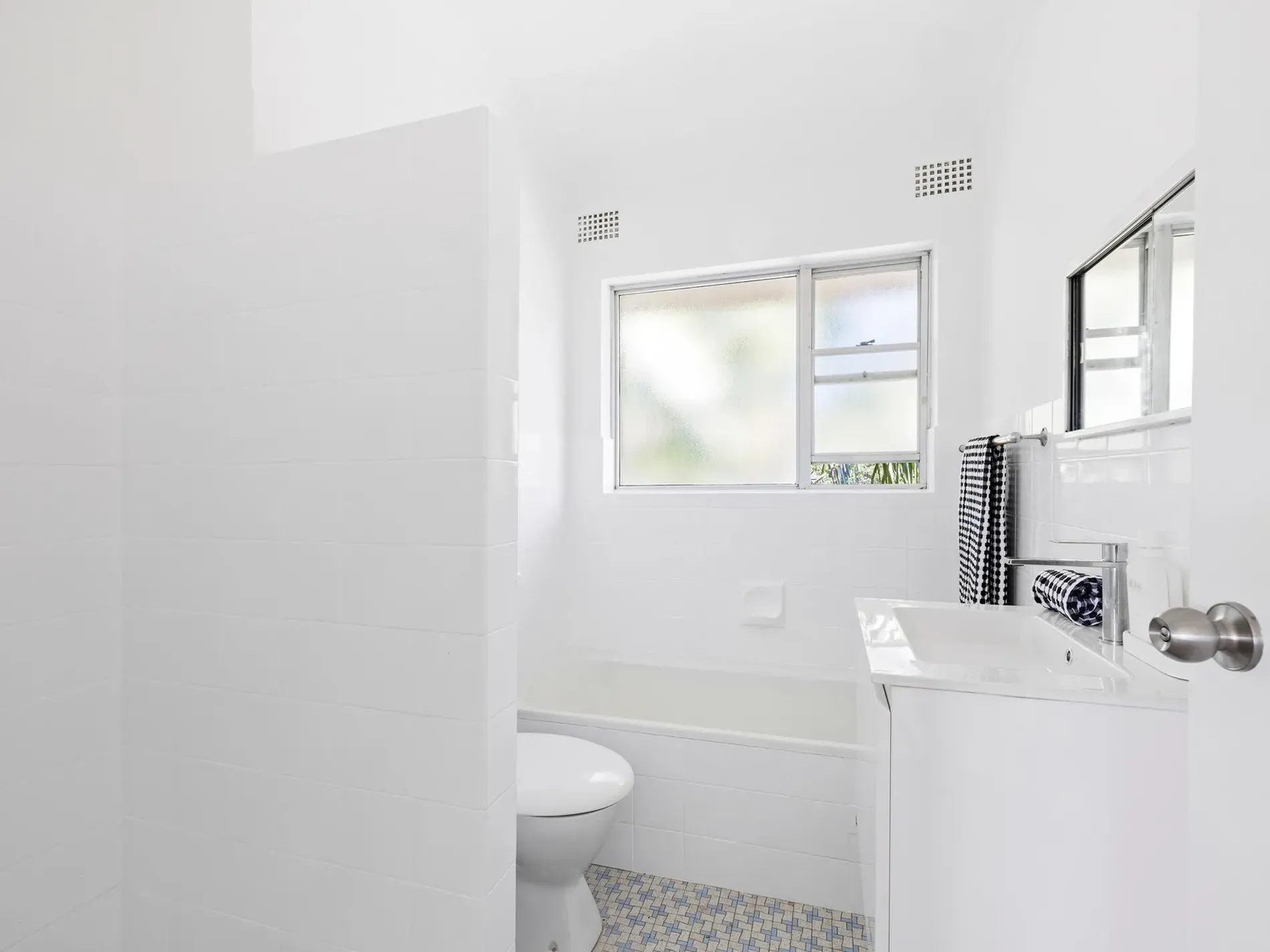 12 / 10 Avon Road, Dee Why