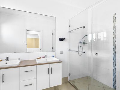 18 Vaucluse Crescent, East Mackay