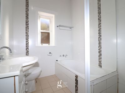 25 Auld Avenue, Eastwood