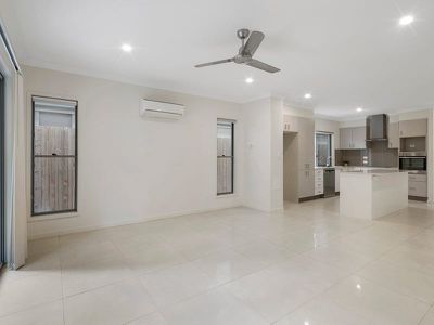 122 Cooper Crescent, Rochedale
