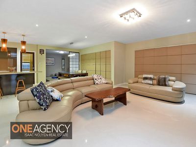 4 Conlan Court, Augustine Heights