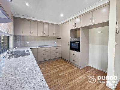 17 Eden Park Avenue, Dubbo