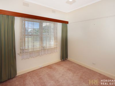 8 Federation Avenue, Horsham