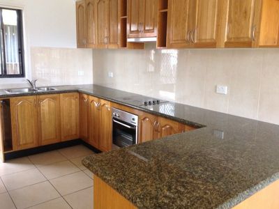 2 / 1 Oakland Avenue, Windang