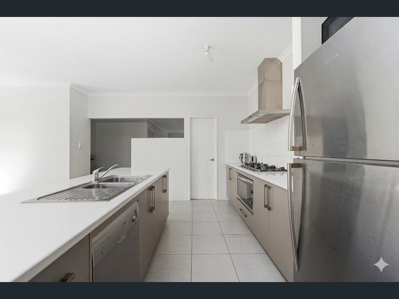 16 Pinelle Parkway, Aubin Grove