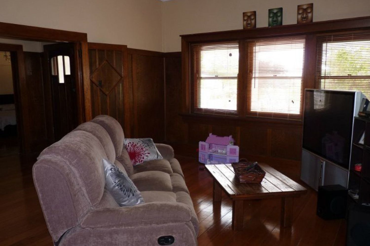 14 Robinson Street, Horsham