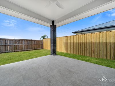 31 Ashwood Circuit, Chambers Flat