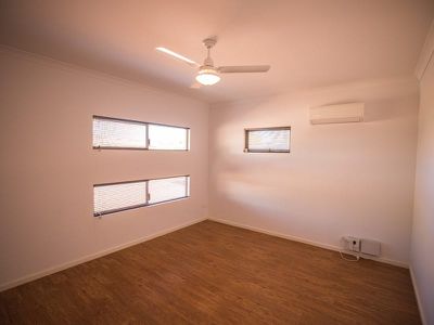 10 Homestead Ramble, Newman