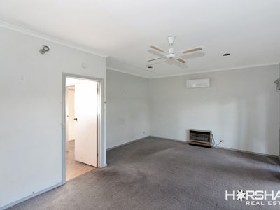 8 Henderson Avenue, Horsham