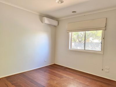 35 Manor Lakes Boulevard, Wyndham Vale