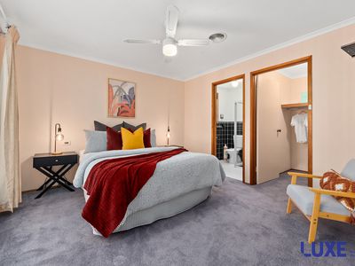 16 Gratton Place , Isaacs