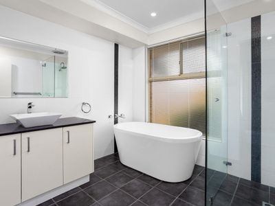 45 Eckersley Heights, Winthrop