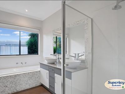 8 Hummingbird Boulevard, Tarneit