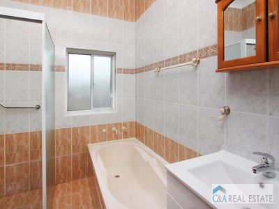 7 Chestnut Rd, Auburn