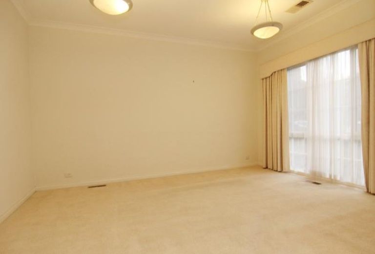 1 / 20 Barbara Avenue, Glen Waverley