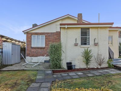 8 Bill Grove, Mowbray