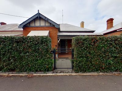 84 Bourke Street, Dubbo