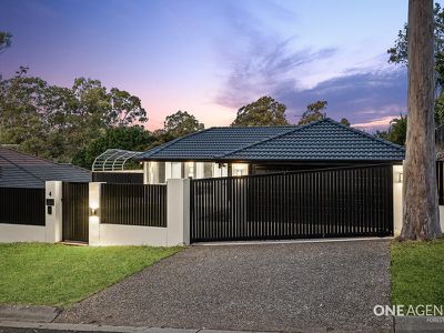4 Cheltenham Pl, Forest Lake