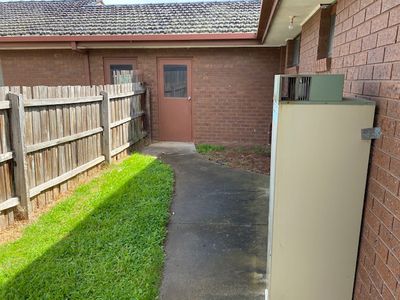 2 / 10 Sinns Avenue, Werribee