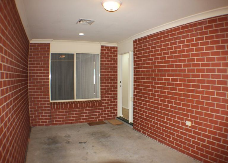 1 / 12A King Street, Glandore
