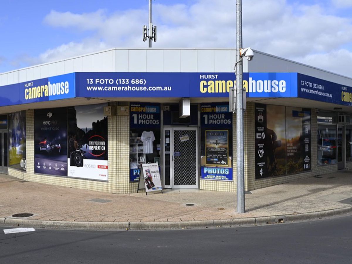 camera house opening hours