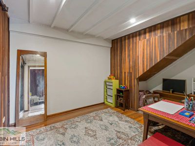 28 Standing Street, The Channon