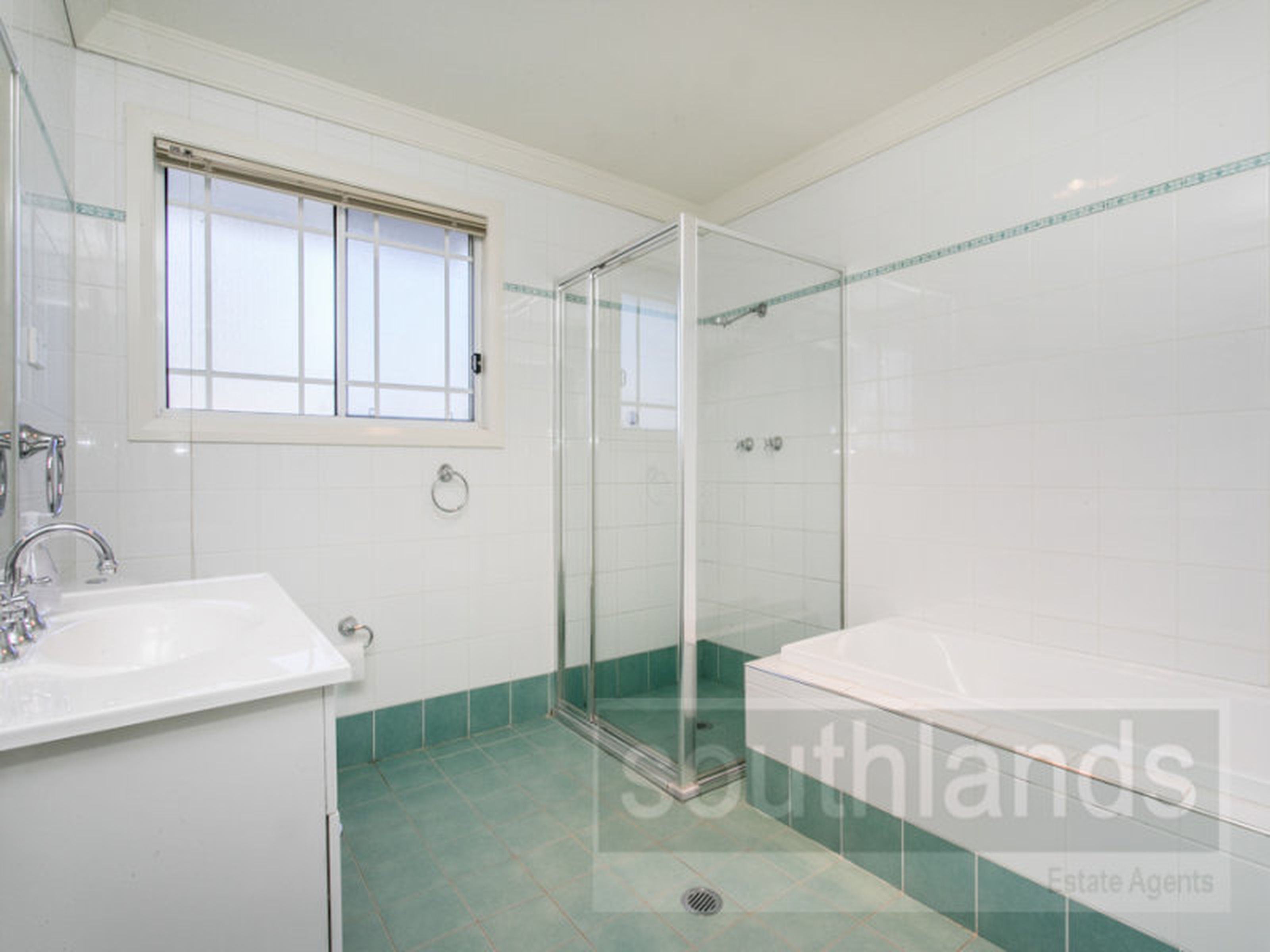 9 Torquay Tce, GLENMORE PARK