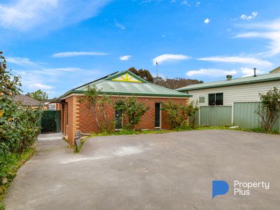 11 Allingham Street, Golden Square
