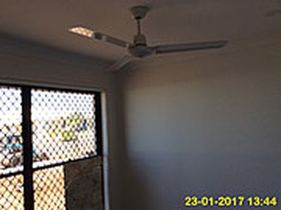1 / 12 Serengetti Street, Harristown