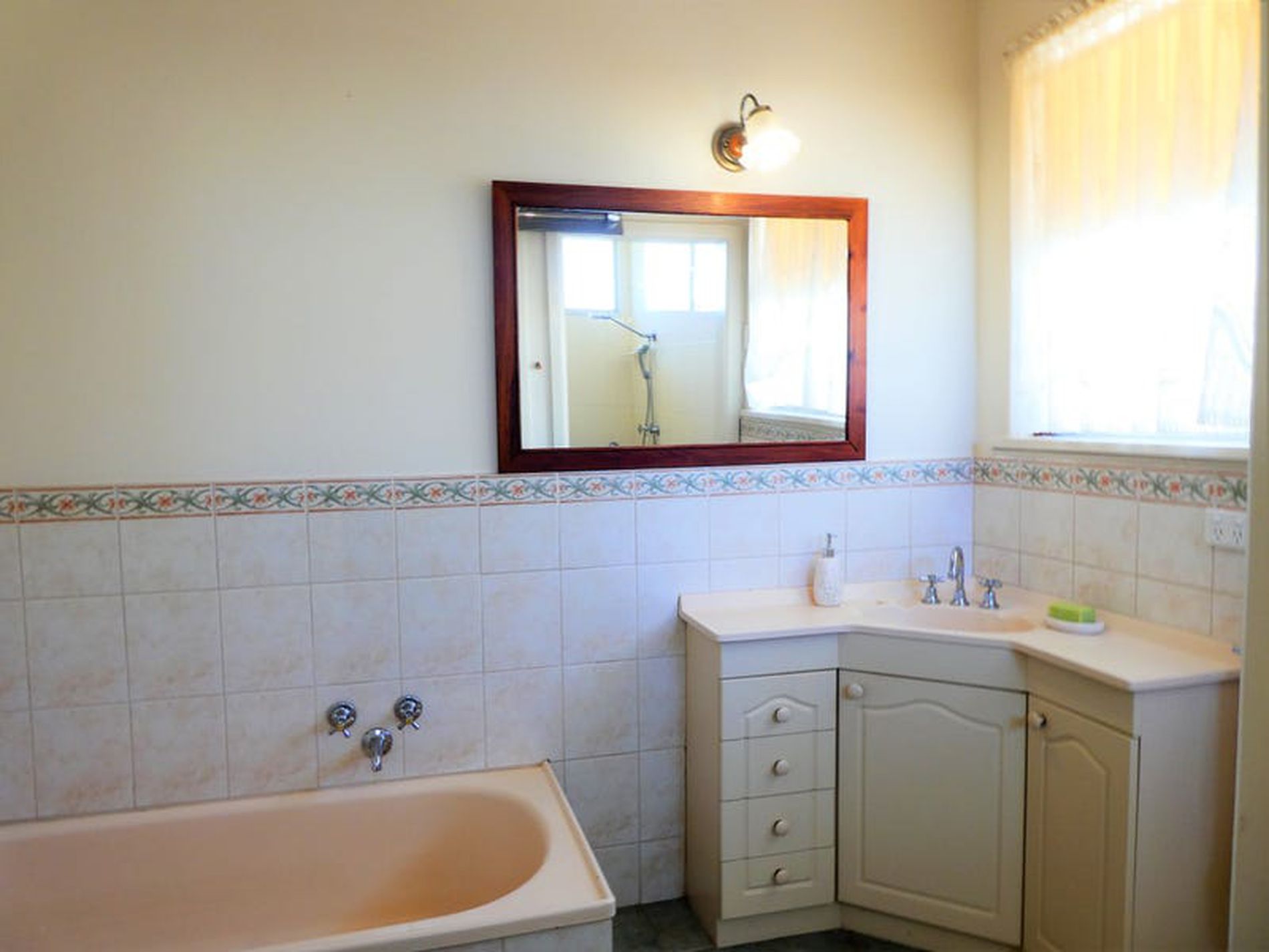 22 River Rd, Murchison