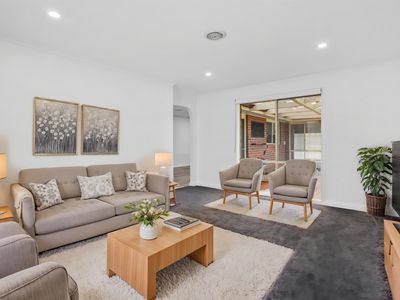 8 Buckingham Pl, Frankston South